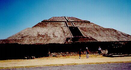 http://www.mexique-fr.com/Pyramides/pyramid1.jpg