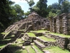 Ruines de Yaxchilan, à l'écart de la grande pyramide