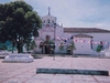 Petite église d'un village Mexicain décoré à l'occasion de fêtes