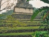 Bâtiment de Palenque dans la nature