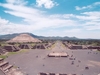 Teotihuacan: vue sur la chaussée des morts..