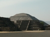 Pyramide du soleil et ballon